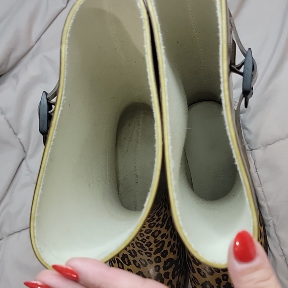Cheetah rain boots - Picture 2 of 5